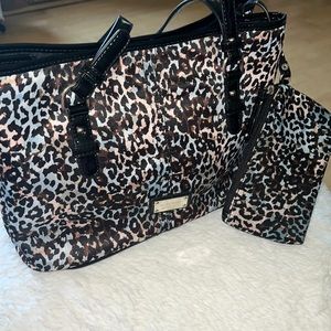 Nine West Like New Tote & Pouch